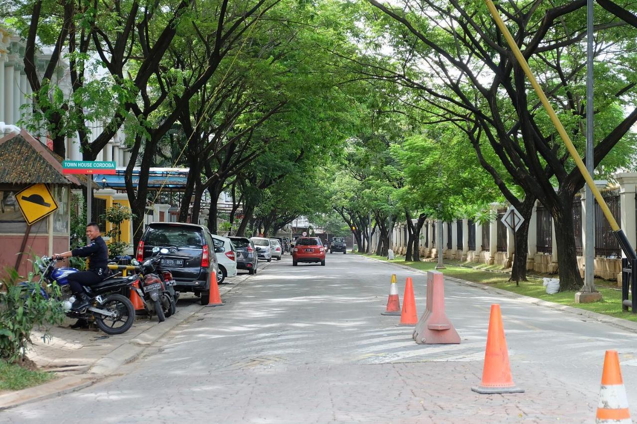 Homiestay Jakarta Exterior photo