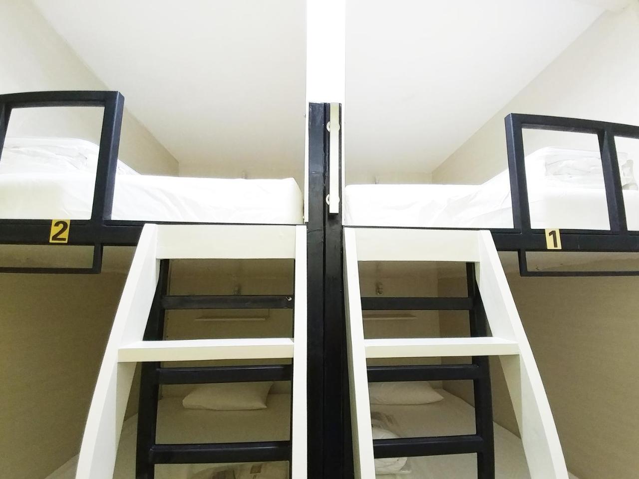 Homiestay Jakarta Exterior photo